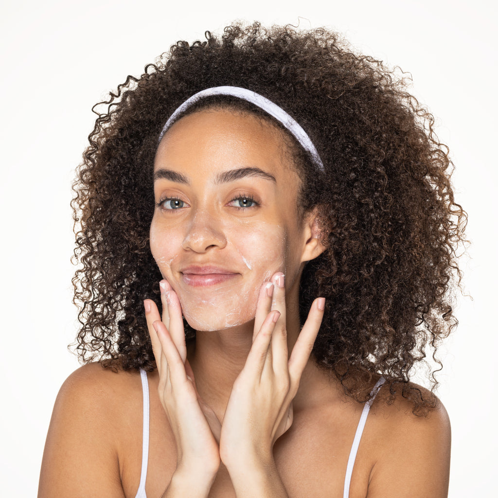 Neutrogena® Deep Clean® Gentle Scrub product image 2