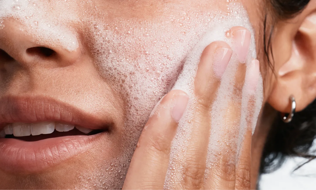 Neutrogena® Acne-Fighting Skincare Solutions Regimen Duo product image 15