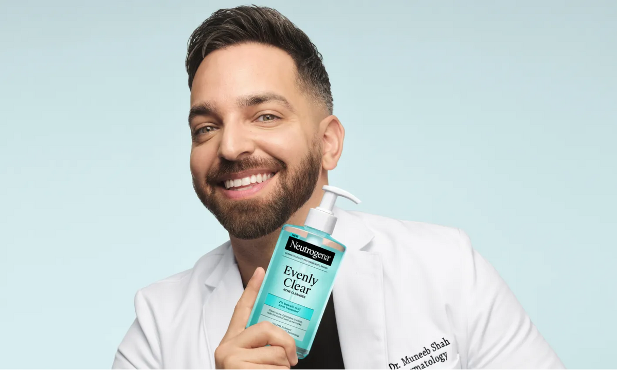 Neutrogena® Evenly Clear™ Acne Cleanser product image 24